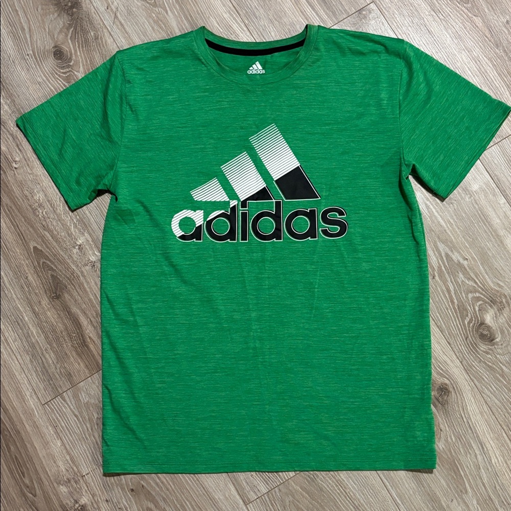 Adidas Kelly Green Tee with black and white Logo boys XL